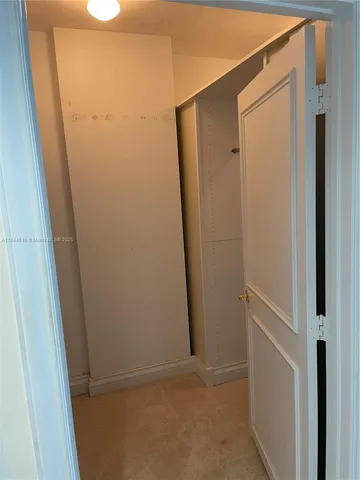 $8,500 | 5025 Collins Avenue, Unit 1908, Miami Beach, FL 33140