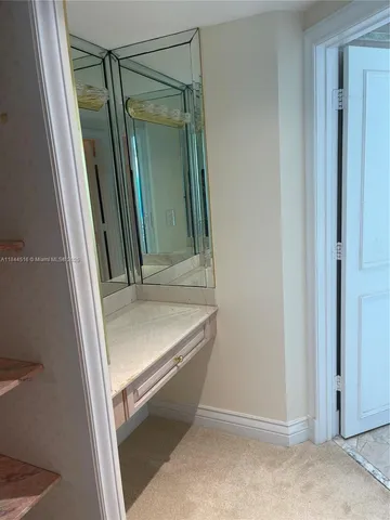 $8,500 | 5025 Collins Avenue, Unit 1908, Miami Beach, FL 33140