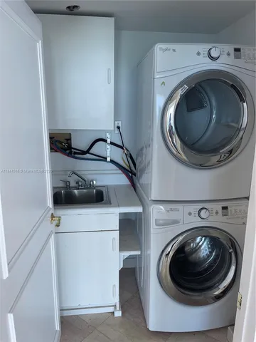 $8,500 | 5025 Collins Avenue, Unit 1908, Miami Beach, FL 33140