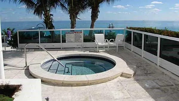 $8,500 | 5025 Collins Avenue, Unit 1908, Miami Beach, FL 33140