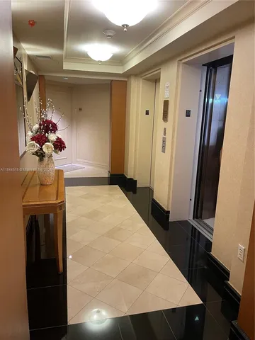 $8,500 | 5025 Collins Avenue, Unit 1908, Miami Beach, FL 33140