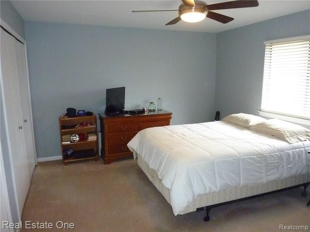 11869 Sycamore Road Plymouth, MI 48170 - Photo 6 of 10