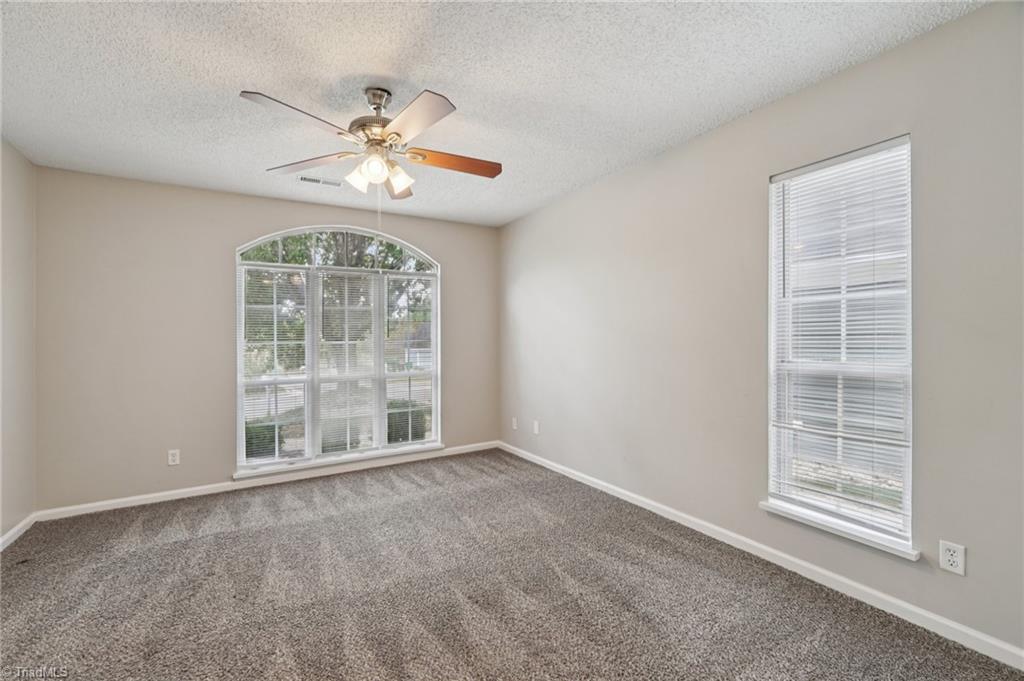 3221 Pipers Way High Point, NC 27265 - Photo 15 of 27