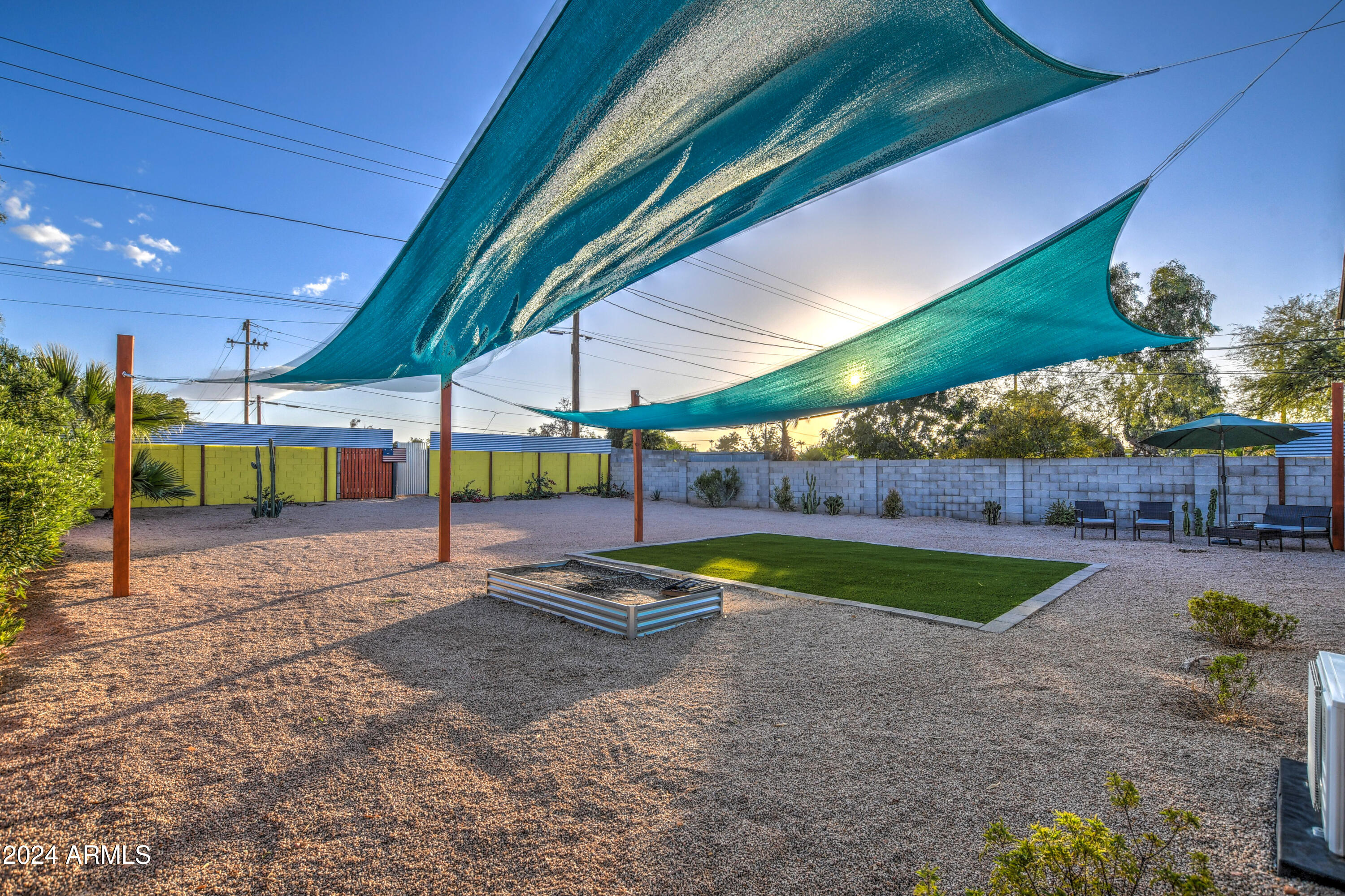 1635 West Roma Avenue Phoenix, AZ 85015 - Photo 4 of 13 Rear 2