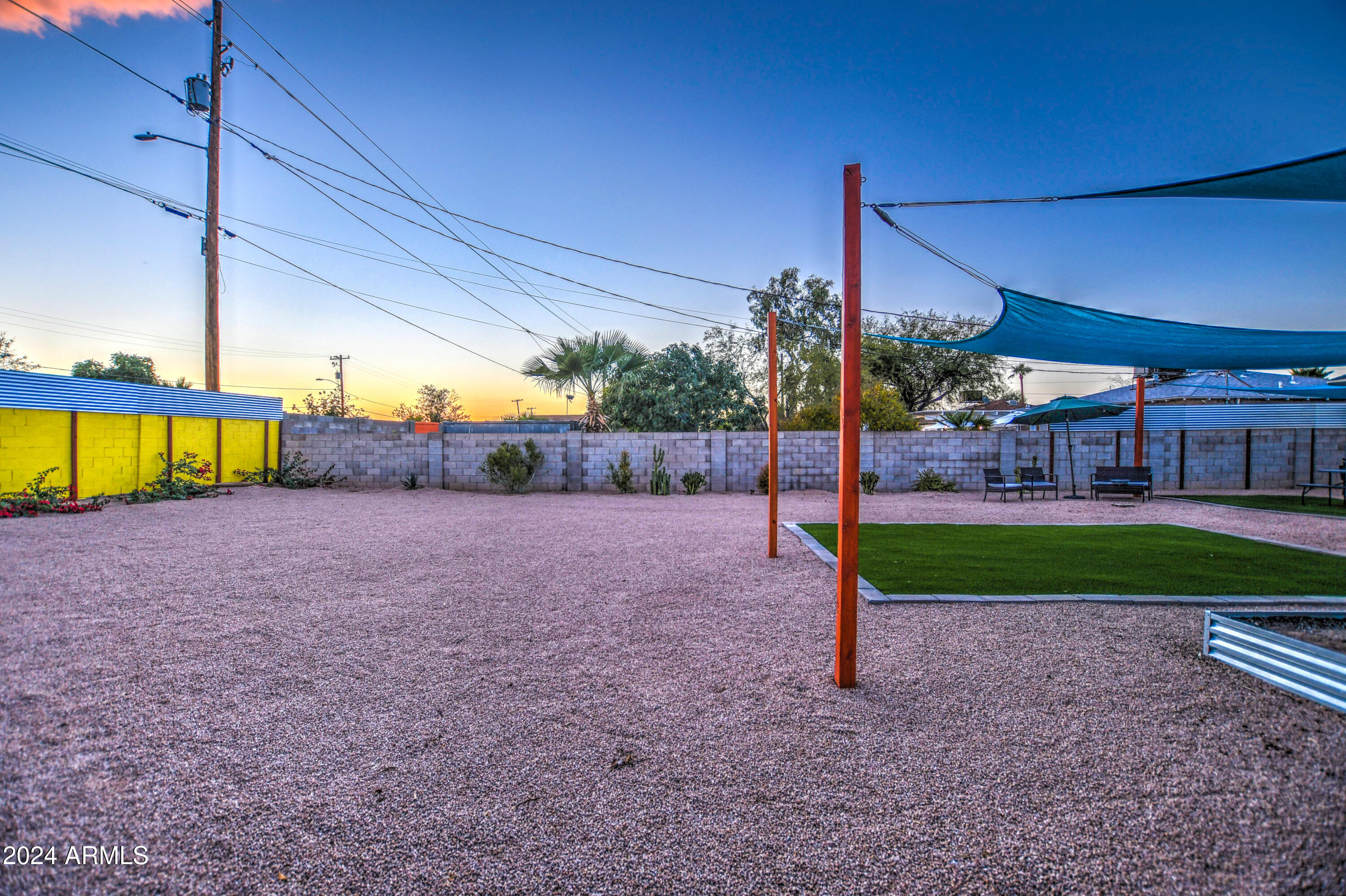 1635 West Roma Avenue Phoenix, AZ 85015 - Photo 42 of 56 Twilight 23