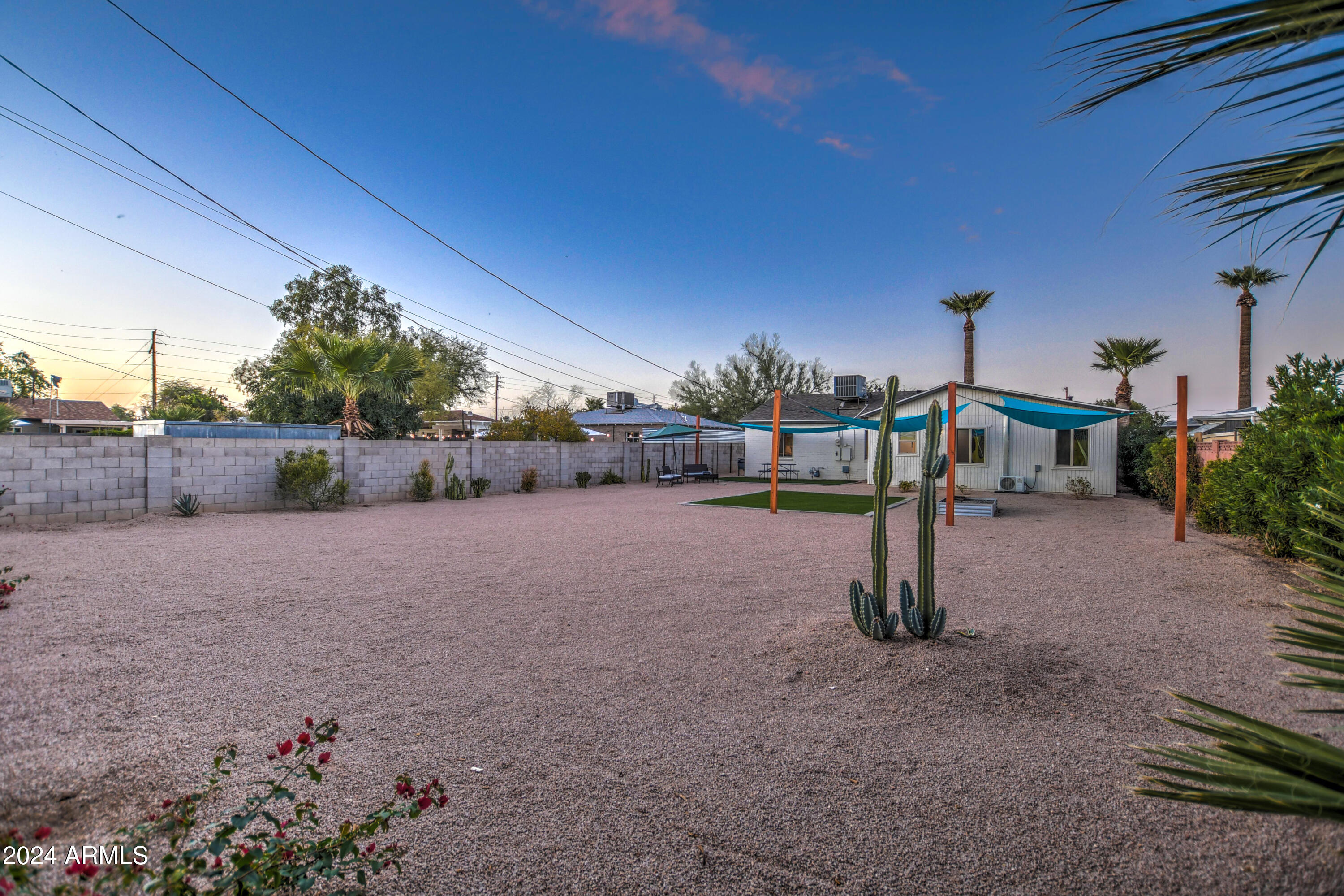 1635 West Roma Avenue Phoenix, AZ 85015 - Photo 43 of 56 Twilight 24