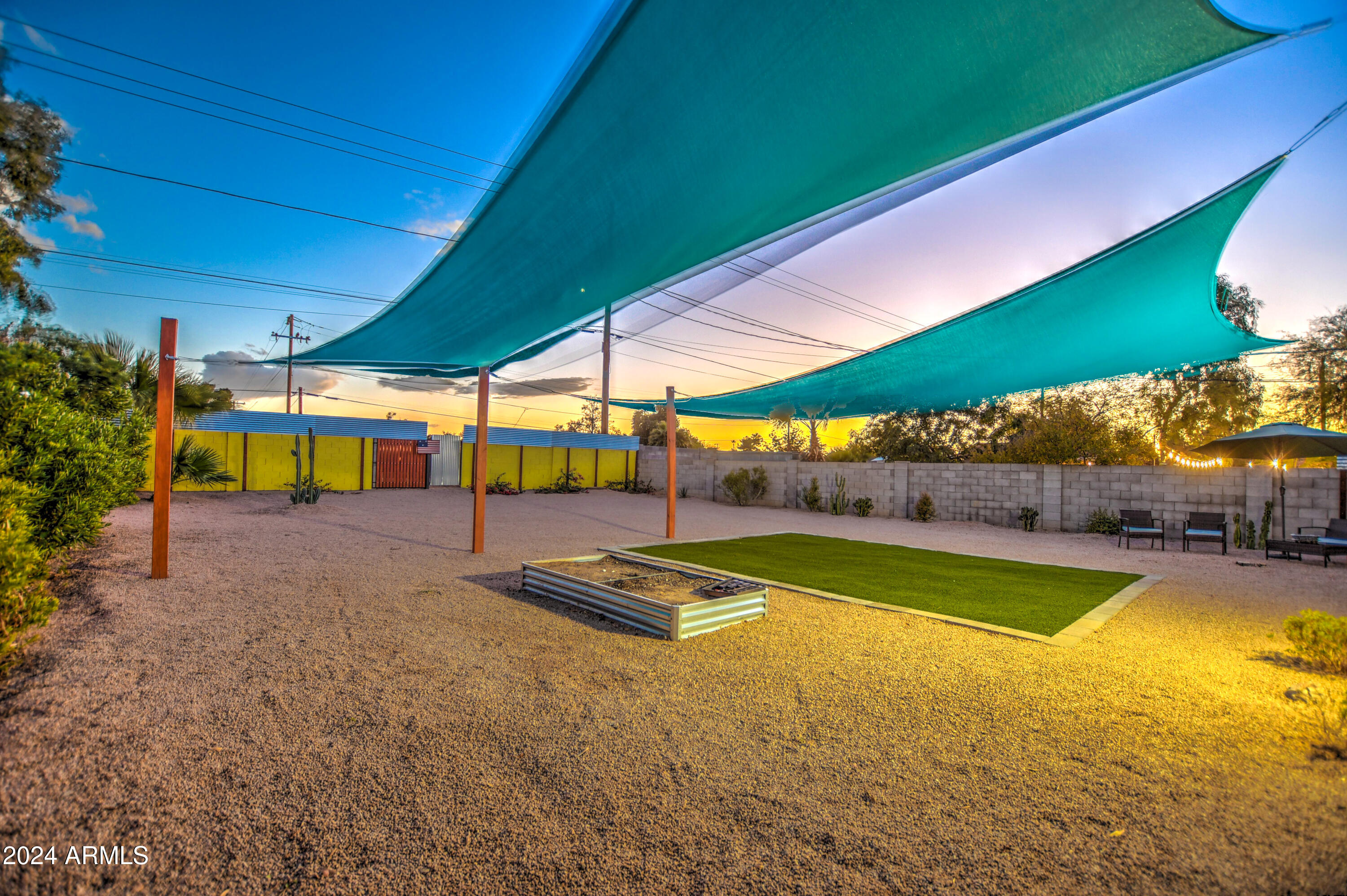 1635 West Roma Avenue Phoenix, AZ 85015 - Photo 46 of 56 Twilight 33