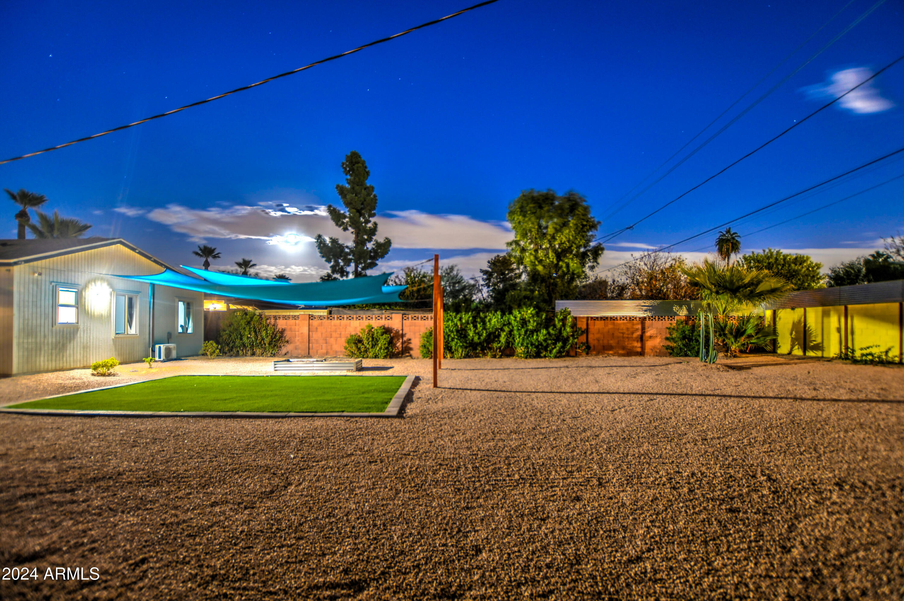 1635 West Roma Avenue Phoenix, AZ 85015 - Photo 51 of 56 Twilight 45