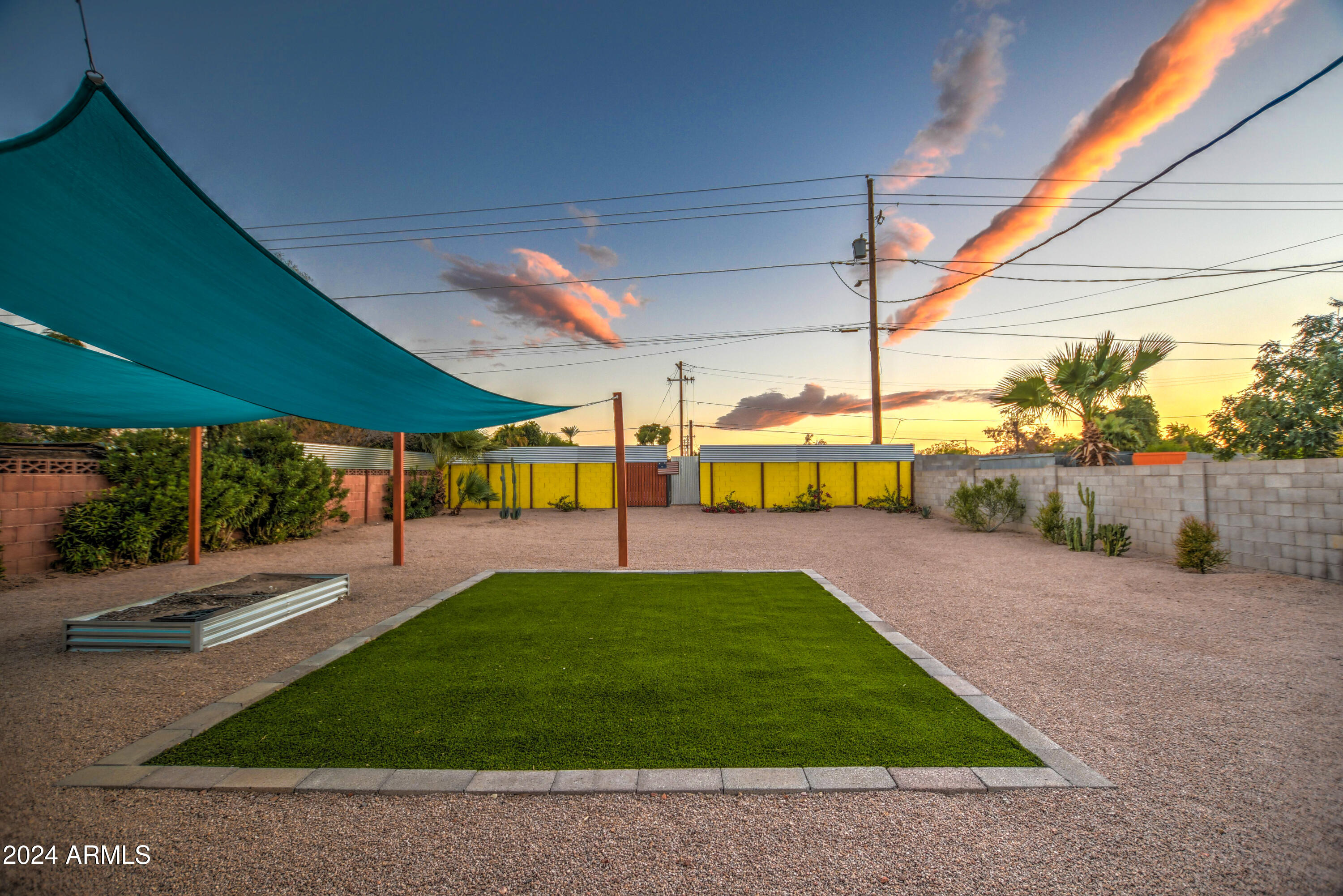 1635 West Roma Avenue Phoenix, AZ 85015 - Photo 7 of 13 Twilight 21