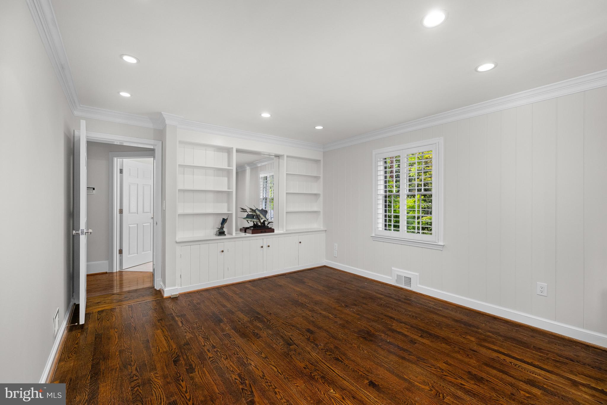 8015 Glendale Road Chevy Chase, MD 20815 - Photo 3 of 44 Main Level - Den / Office