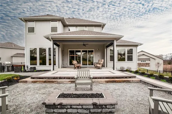 $789,900 | 9750 McIntosh Court, Parkville, MO 64152