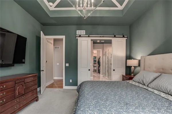 $789,900 | 9750 McIntosh Court, Parkville, MO 64152