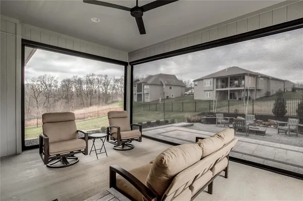$789,900 | 9750 McIntosh Court, Parkville, MO 64152
