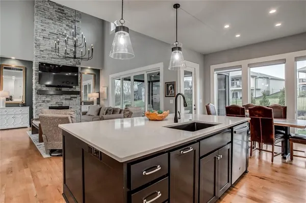 $789,900 | 9750 McIntosh Court, Parkville, MO 64152