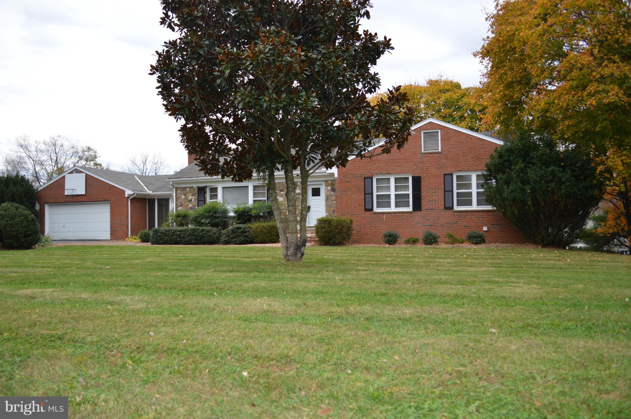 40277 Thomas Mill Road Leesburg, VA 20175 - Photo 1 of 16 Exterior (Front)