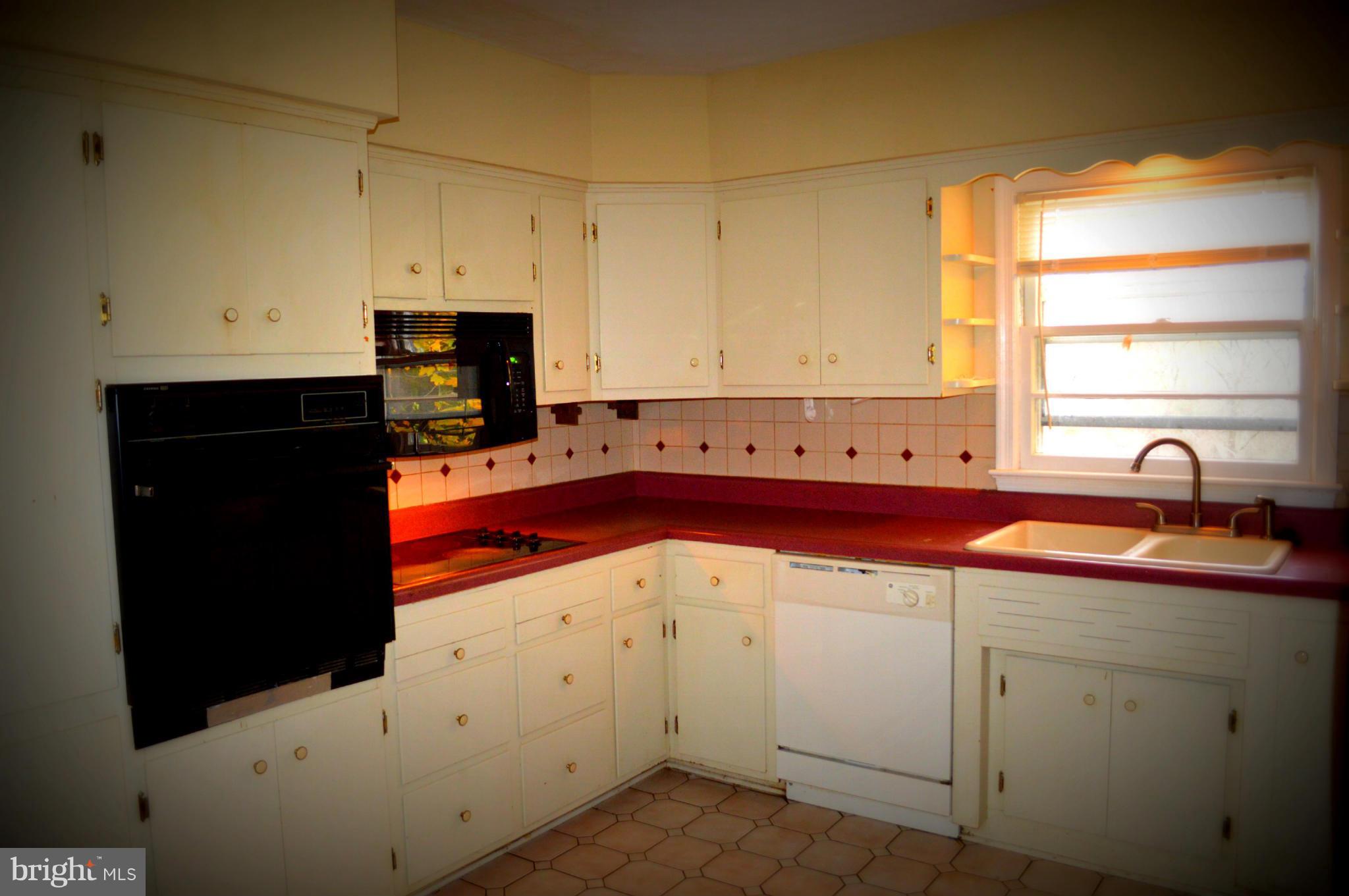 40277 Thomas Mill Road Leesburg, VA 20175 - Photo 3 of 16 Kitchen