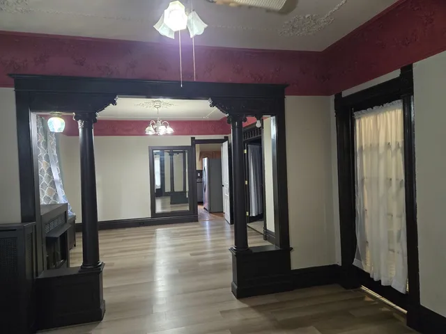 $265,000 | 514 Washington Street, Woodstock, IL 60098