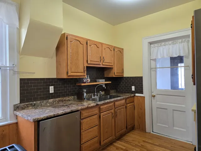 $265,000 | 514 Washington Street, Woodstock, IL 60098