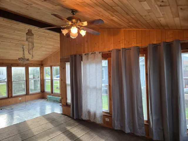 $265,000 | 514 Washington Street, Woodstock, IL 60098