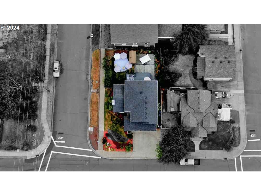 103 Park Street Gaston, OR 97119 - Photo 46 of 47 an aerial view of multiple house