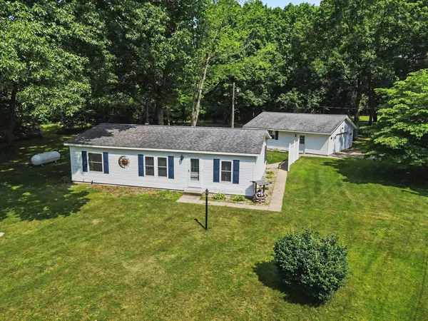 $209,900 | 14164 Riverside Drive, Constantine, MI 49042