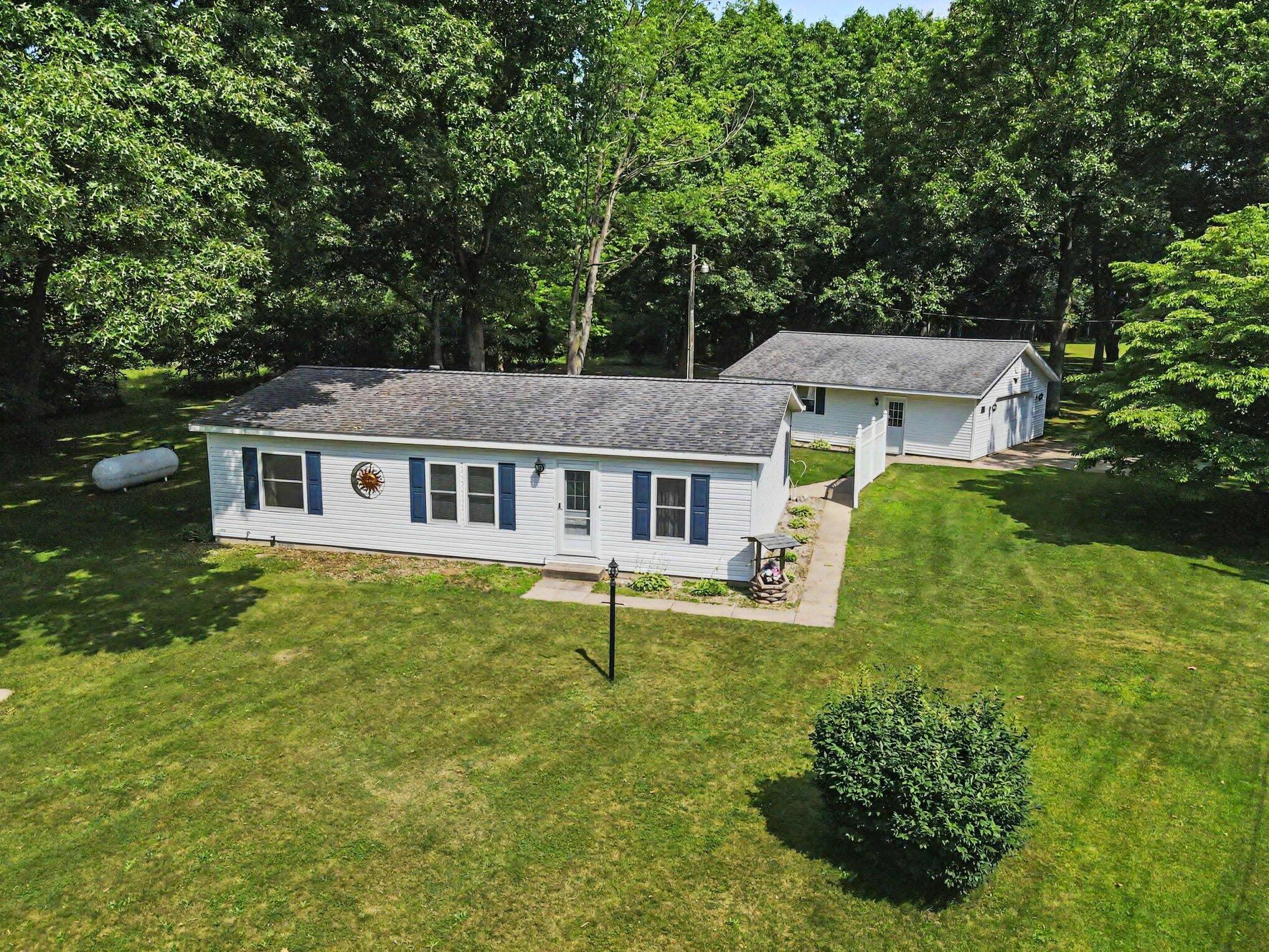 14164 Riverside Drive Constantine, MI 49042 - Photo 1 of 19 018_file_1220