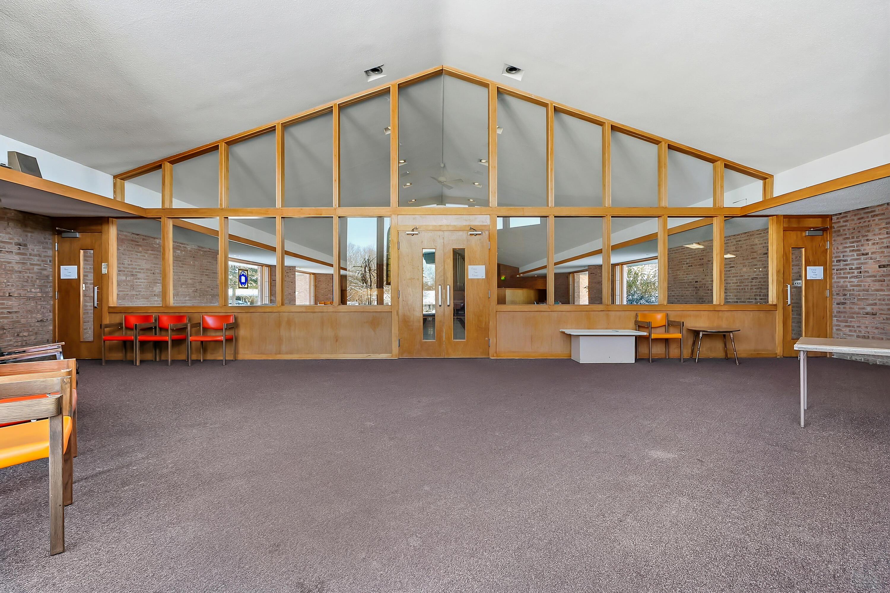 2208 Winchell Avenue Kalamazoo, MI 49008 - Photo 16 of 58 Close up of Chapel Entry