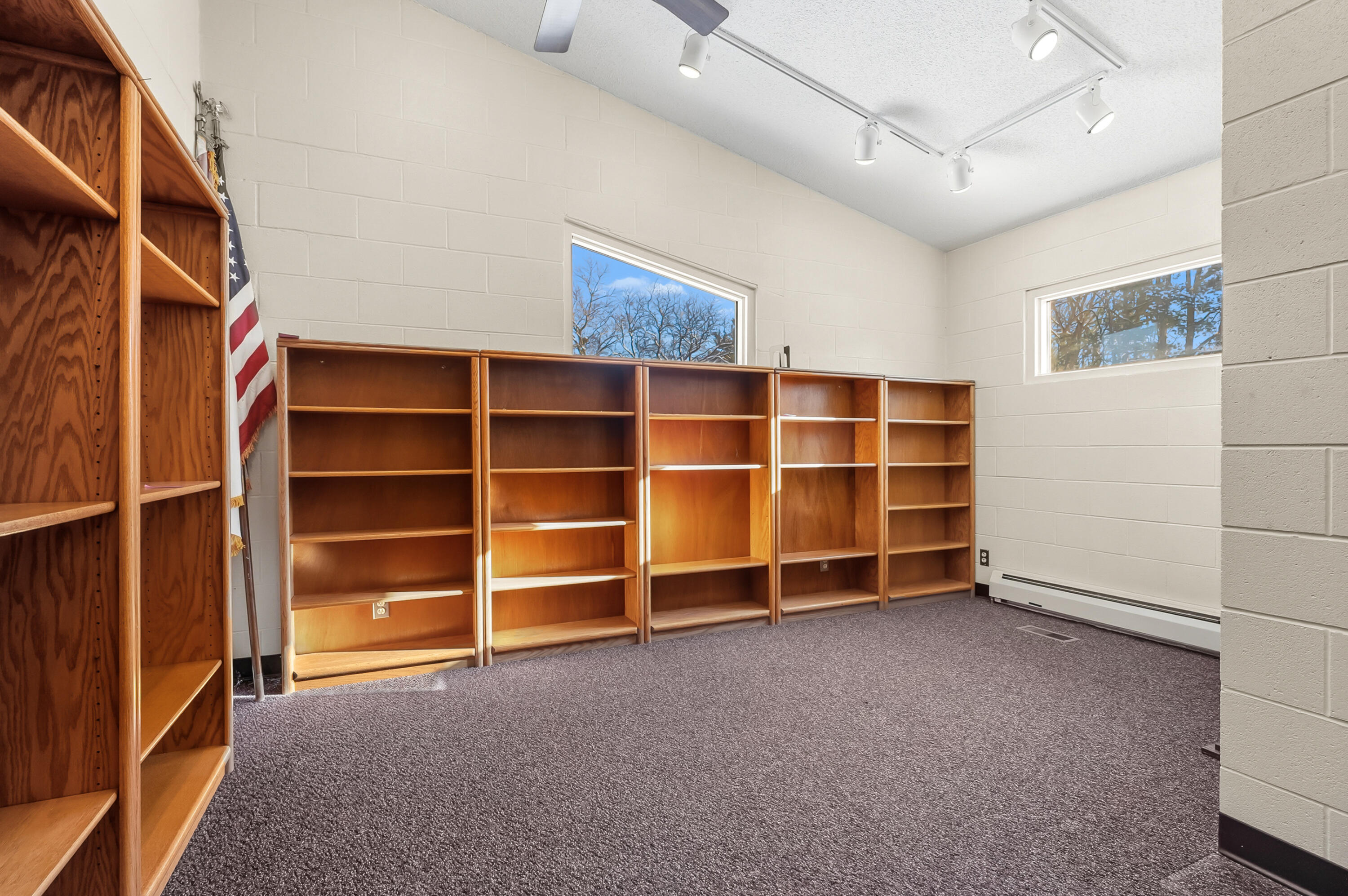 2208 Winchell Avenue Kalamazoo, MI 49008 - Photo 20 of 58 Library