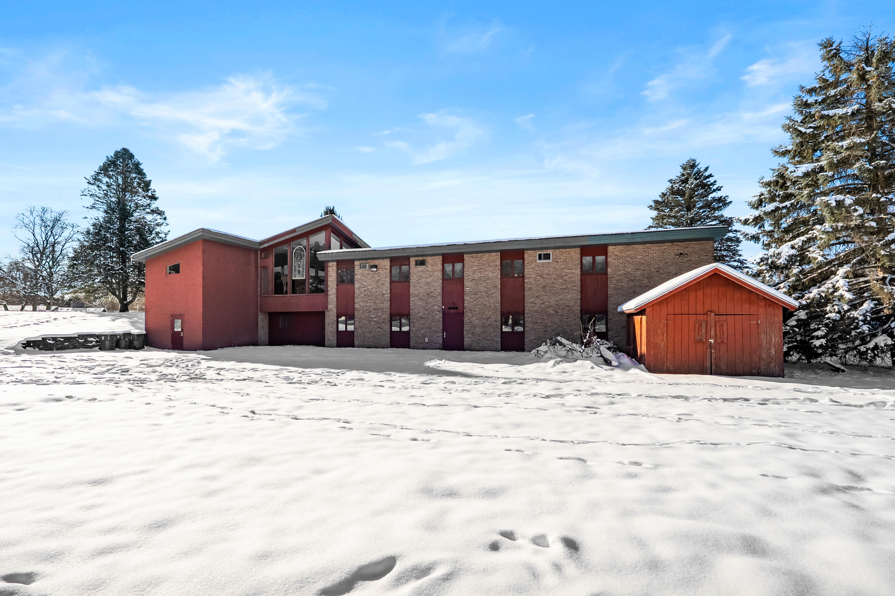 2208 Winchell Avenue Kalamazoo, MI 49008 - Photo 2 of 58 Back View - Walkout Level