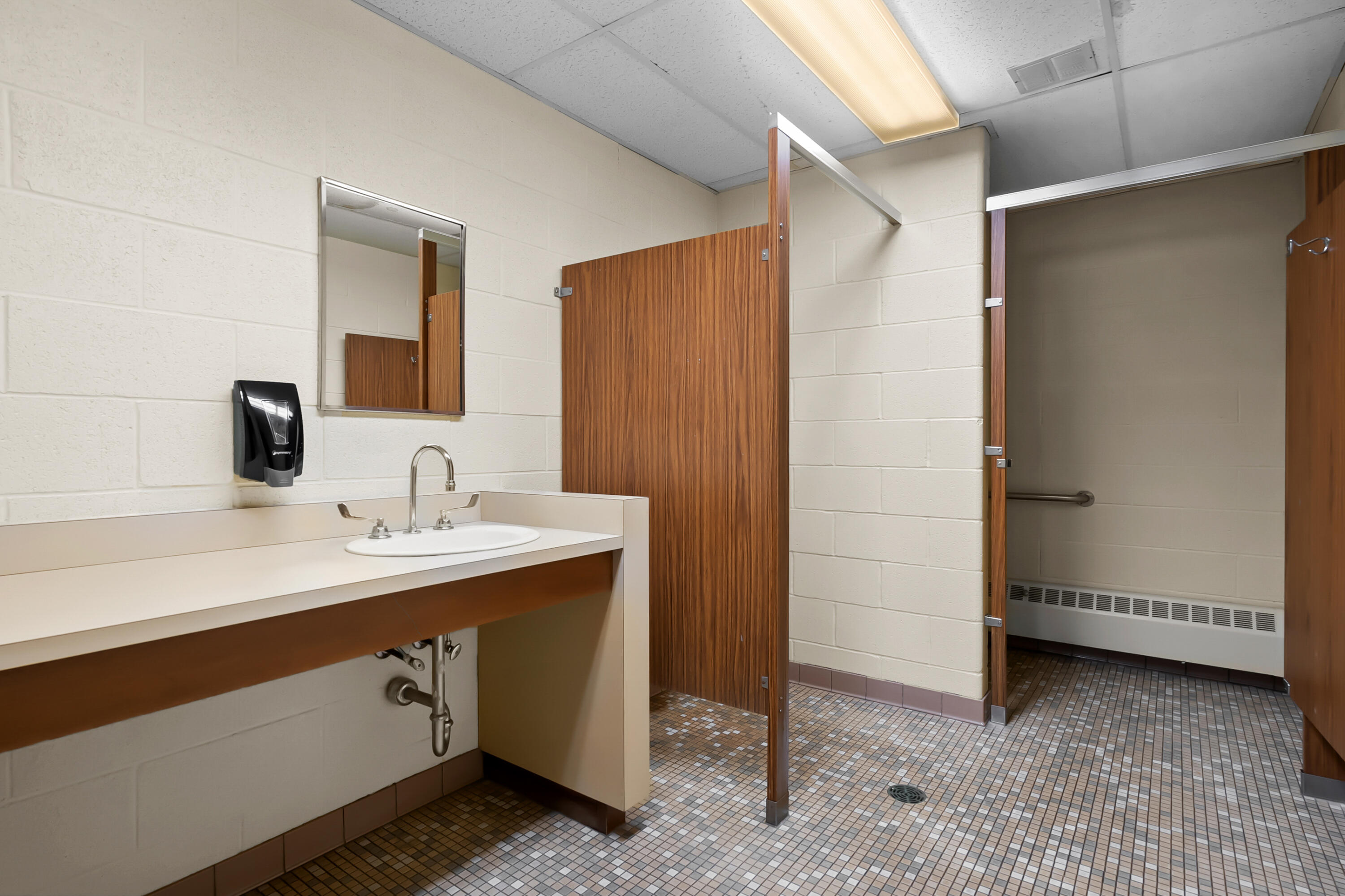 2208 Winchell Avenue Kalamazoo, MI 49008 - Photo 27 of 58 Bathroom 1