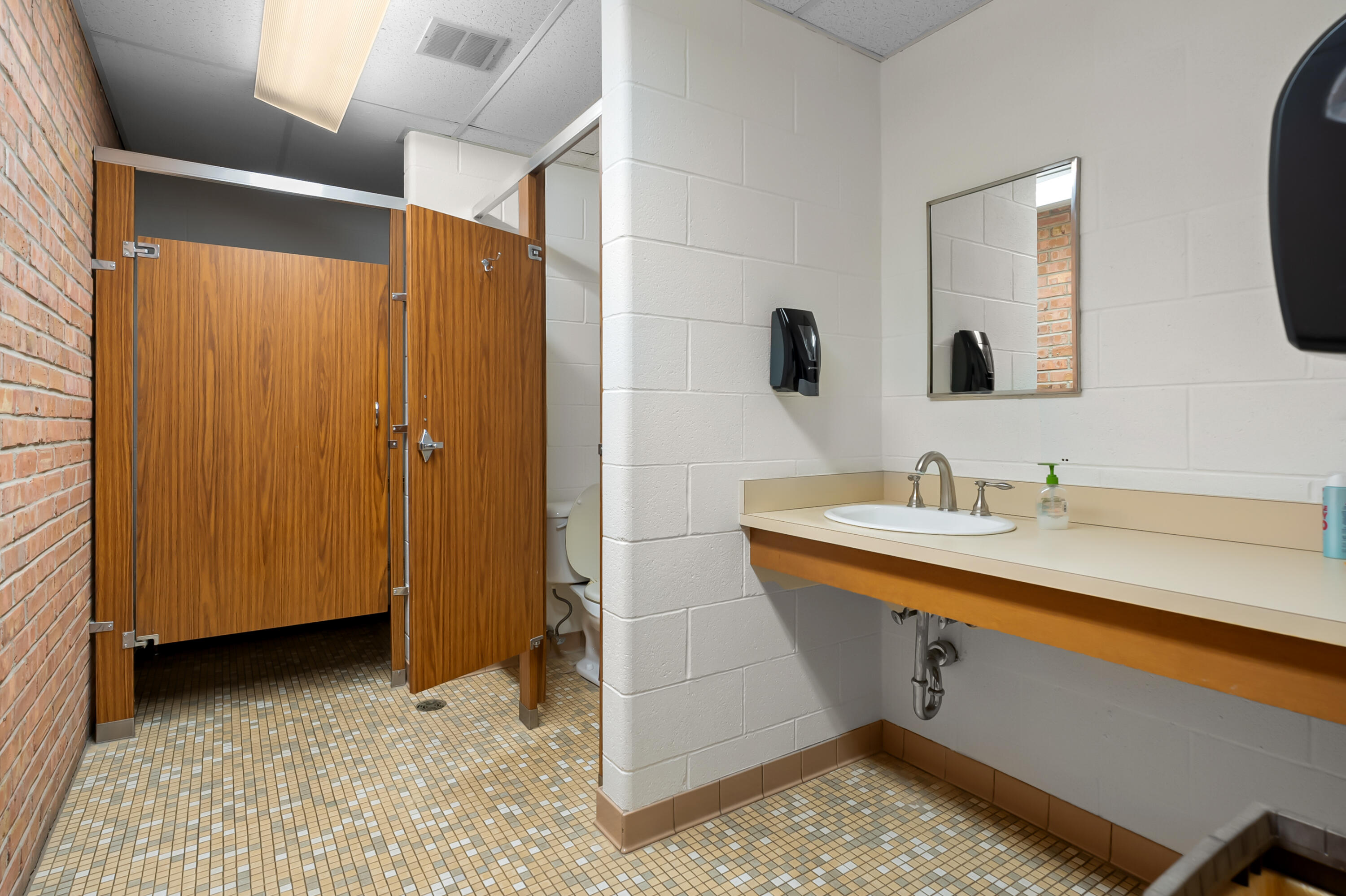 2208 Winchell Avenue Kalamazoo, MI 49008 - Photo 28 of 58 Bathroom 1