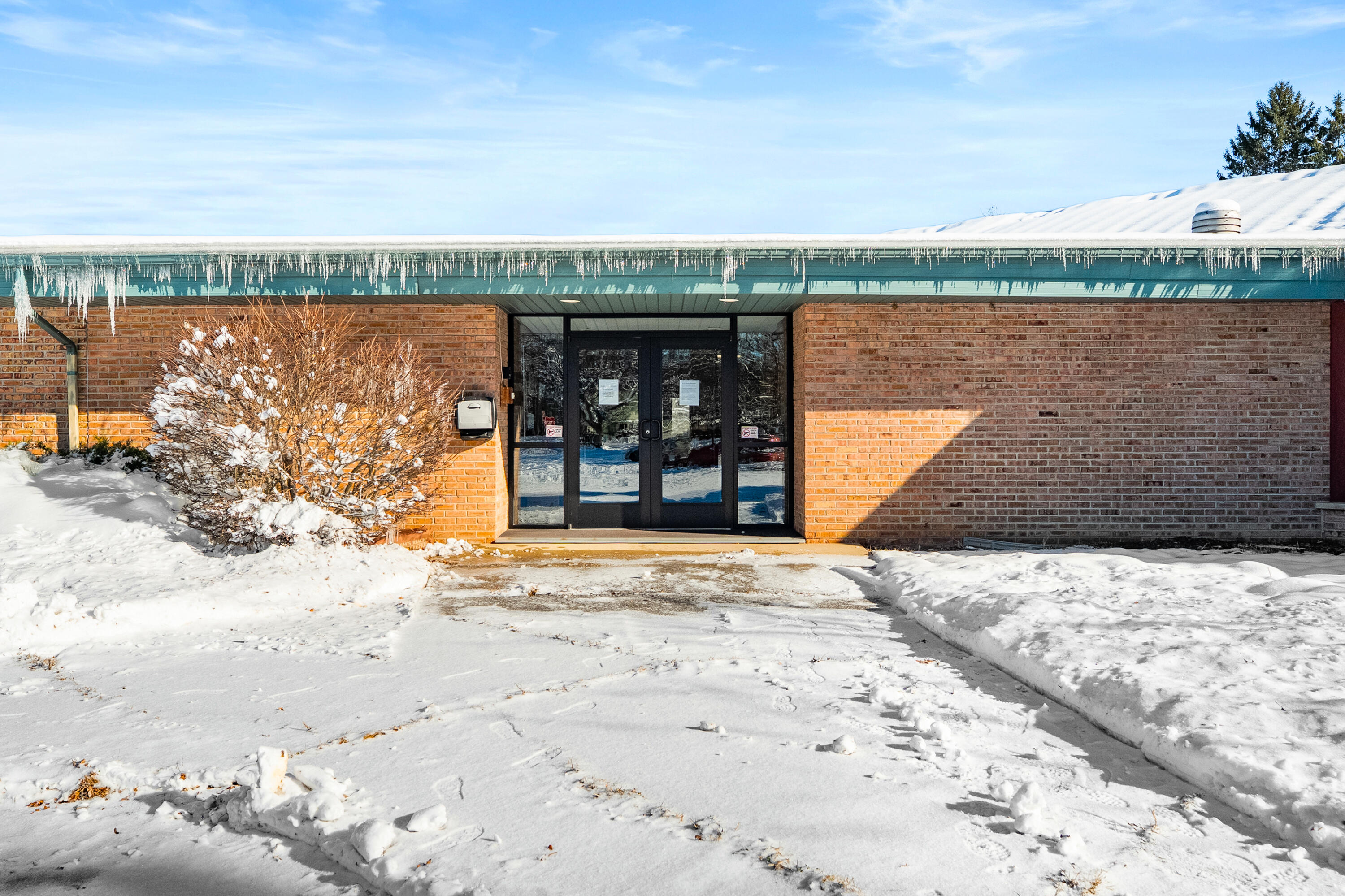 2208 Winchell Avenue Kalamazoo, MI 49008 - Photo 9 of 58 Parking Lot Entry
