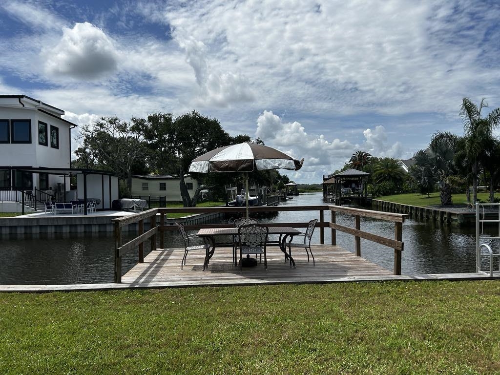 298 Ventura Road St. Augustine, FL 32080 - Photo 8 of 55 a view of a house with pool and sitting area