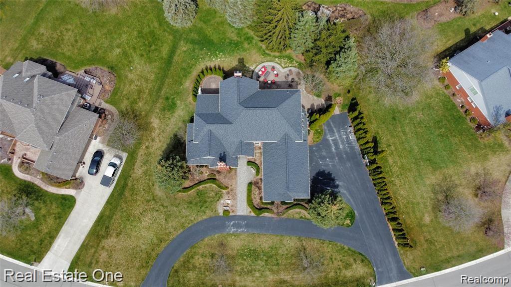 278 Oakbridge Drive Rochester, MI 48306 - Photo 70 of 75 Photo_6553804_DJI_204_jpg_4332894_0_2021317183730_photo_original.jpg