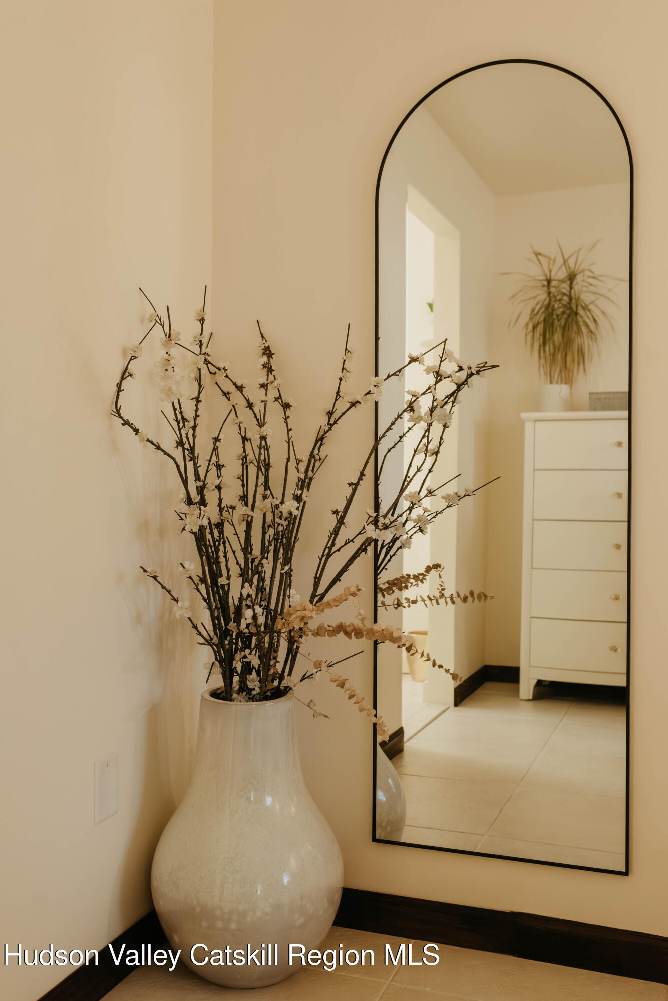 1 Rapp Hill Road New Paltz, NY 12561 - Photo 25 of 45 a vase of flowers sitting on a table