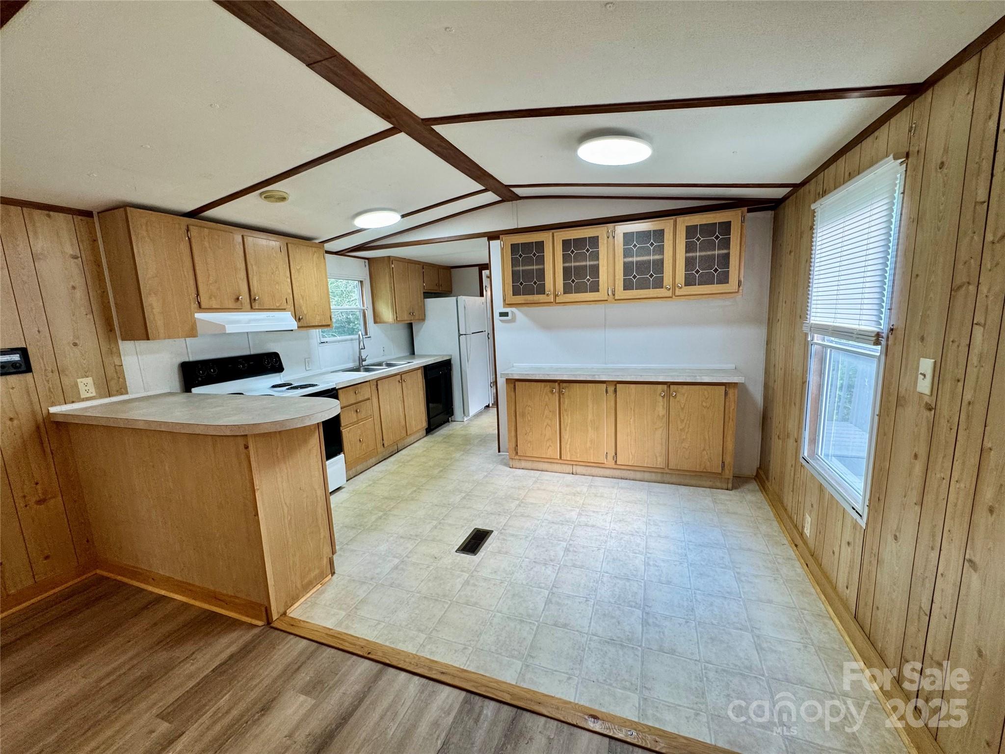 6 Davidson Road Swannanoa, NC 28778 - Photo 4 of 15 Gallery Image 4