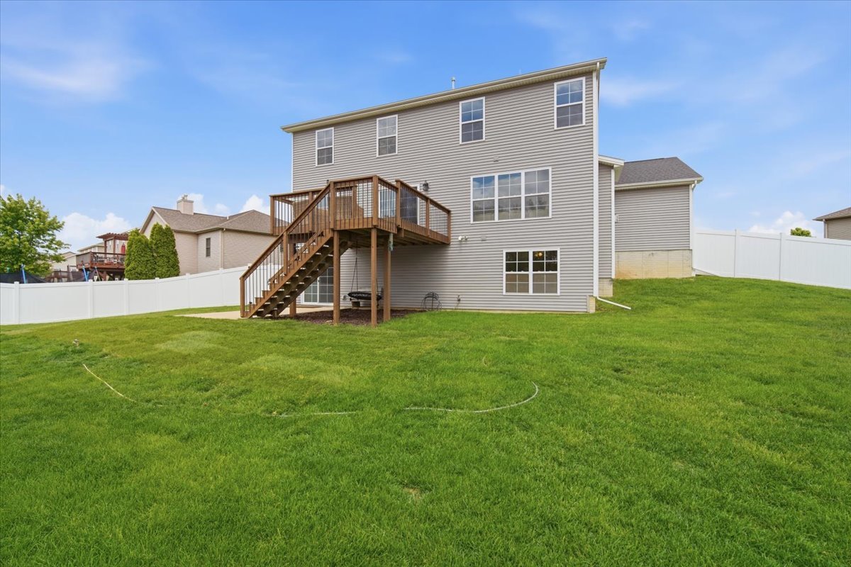5407 Ferryman Road Bloomington, IL 61705 - Photo 48 of 61 a front view of a house with a yard