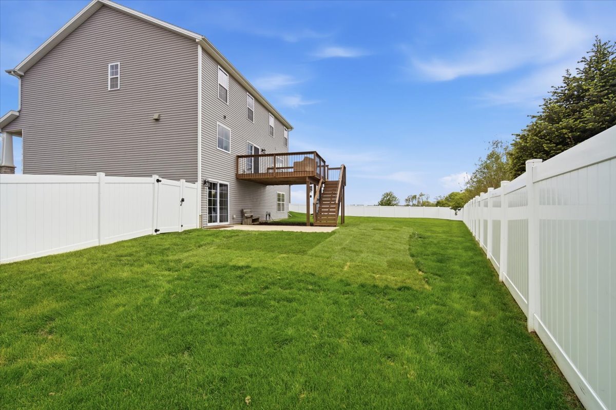 5407 Ferryman Road Bloomington, IL 61705 - Photo 50 of 61 a house view with a outdoor space