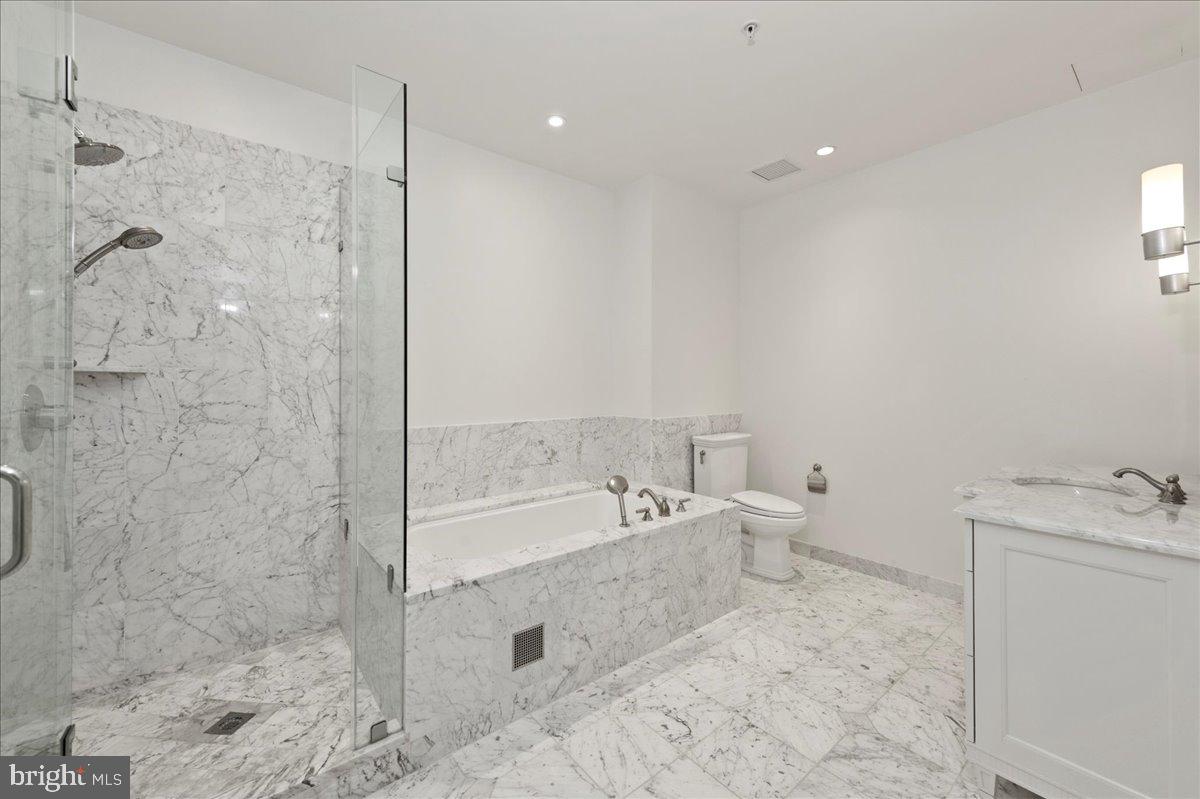 130 South 18th Street, Unit 905 Philadelphia, PA 19103 - Photo 16 of 29