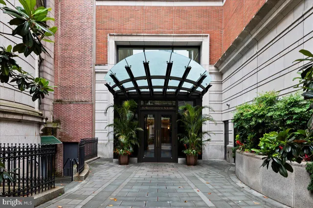 $648,000 | 130 South 18th Street, Unit 905, Philadelphia, PA 19103