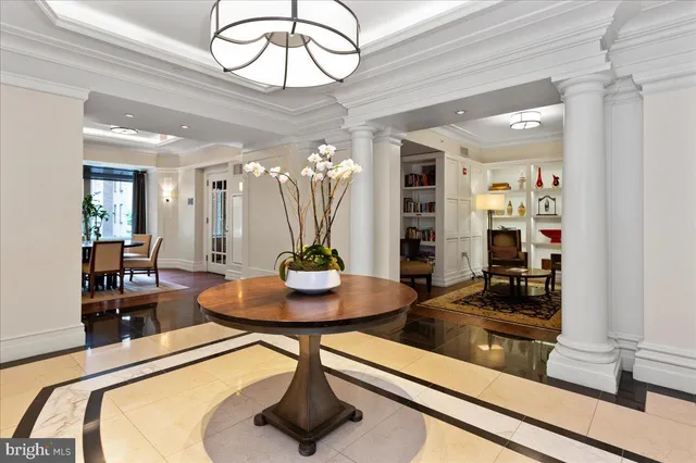 $648,000 | 130 South 18th Street, Unit 905, Philadelphia, PA 19103