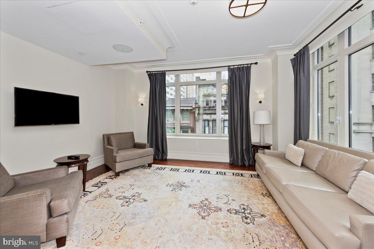 130 South 18th Street, Unit 905 Philadelphia, PA 19103 - Photo 24 of 29