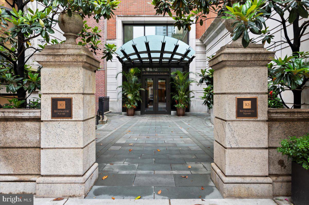 130 South 18th Street, Unit 905 Philadelphia, PA 19103 - Photo 4 of 29