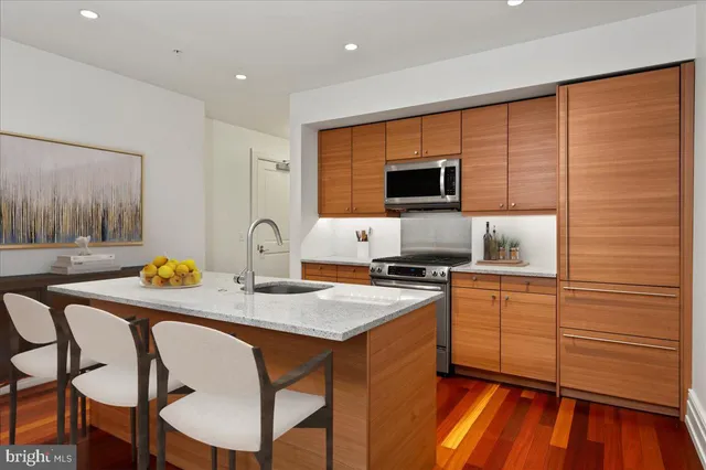 $648,000 | 130 South 18th Street, Unit 905, Philadelphia, PA 19103