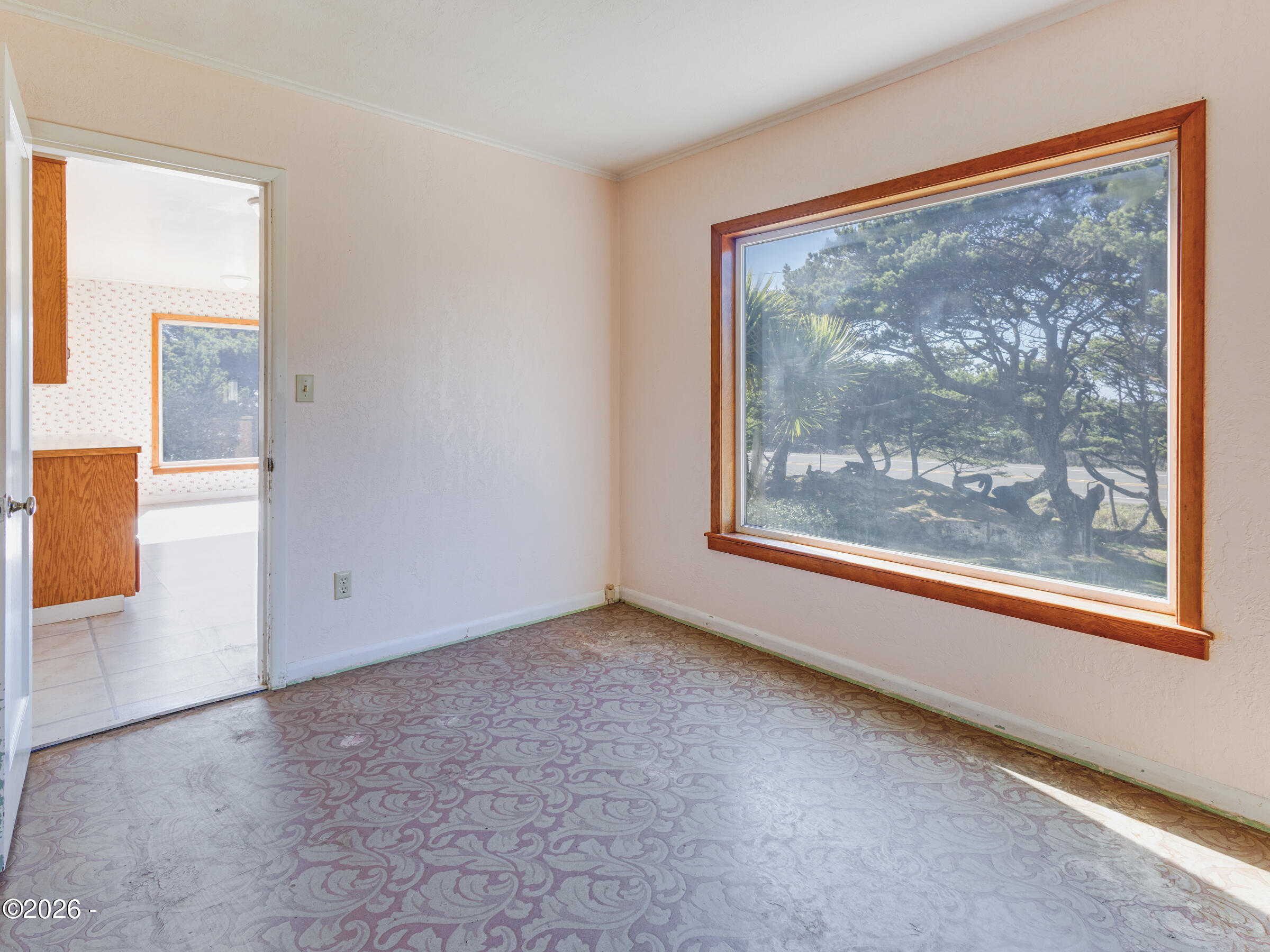 1208 Southwest Division Street Waldport, OR 97394 - Photo 24 of 45 Dining Room