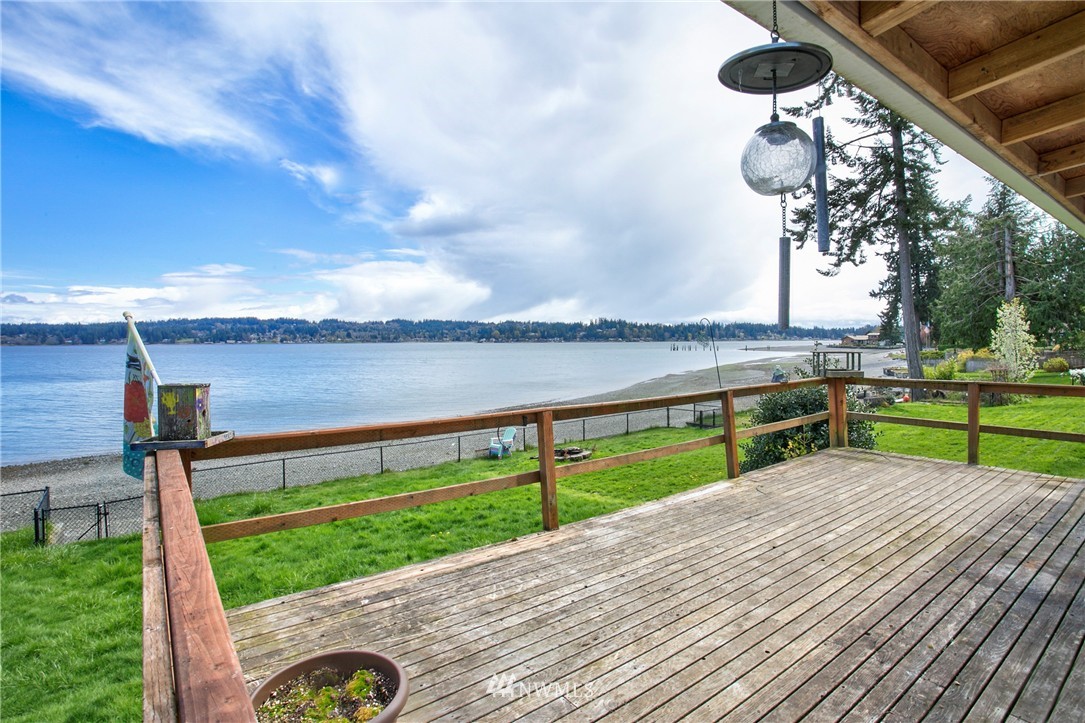 4167 Erlands Point Road Northwest Bremerton, WA 98312 - Photo 2 of 15 Gallery Image 2