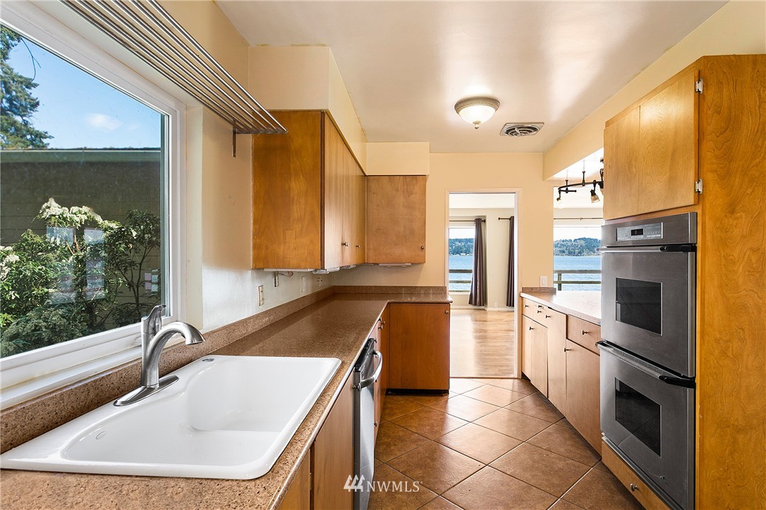 4167 Erlands Point Road Northwest Bremerton, WA 98312 - Photo 11 of 15 Gallery Image 11