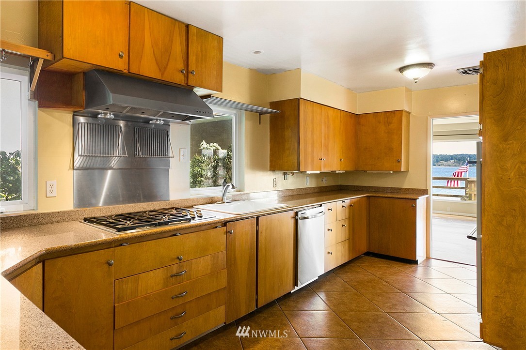 4167 Erlands Point Road Northwest Bremerton, WA 98312 - Photo 13 of 15 Gallery Image 13