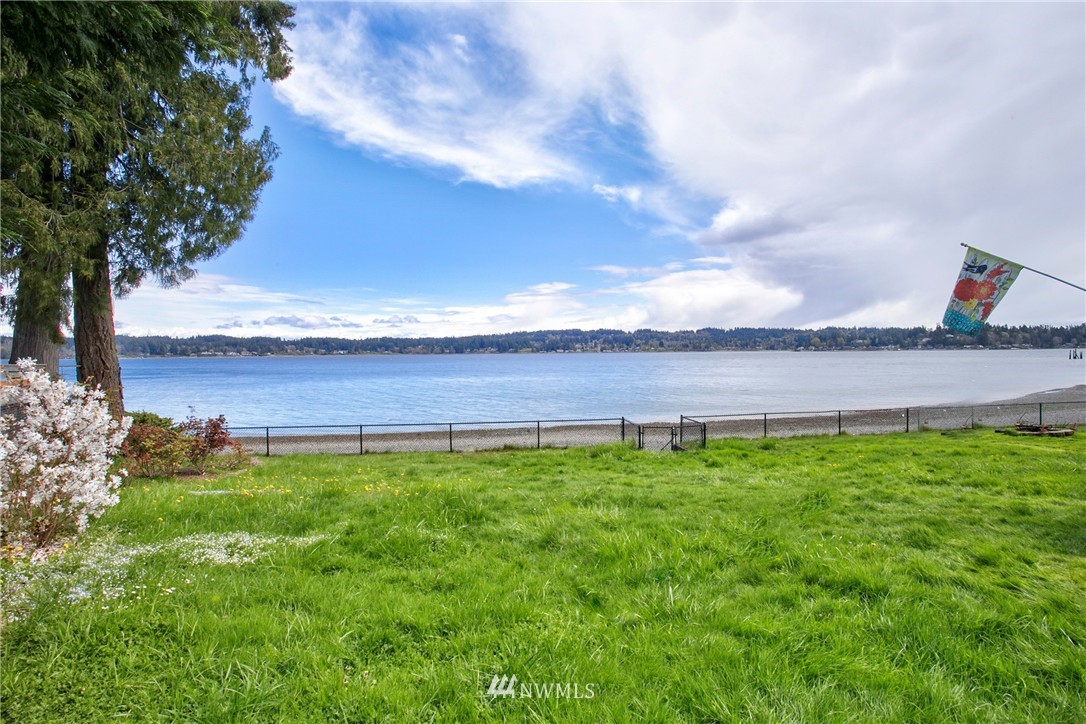 4167 Erlands Point Road Northwest Bremerton, WA 98312 - Photo 3 of 15 Gallery Image 3