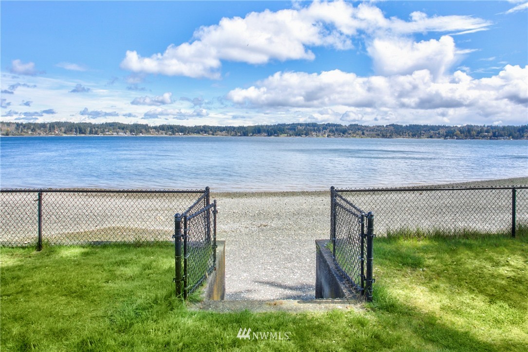 4167 Erlands Point Road Northwest Bremerton, WA 98312 - Photo 5 of 15 Gallery Image 5